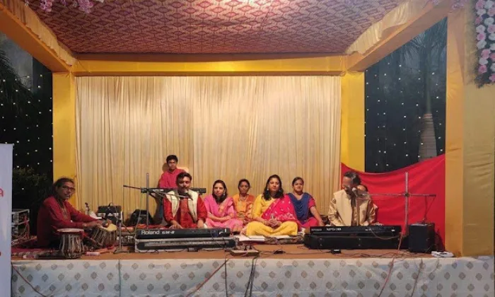 Dr Tushar Bhosle  Dr Kinjal Bhosle Music Group